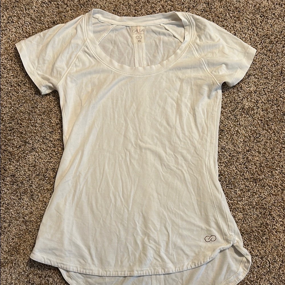 CALIA by Carrie Underwood Cream Fitted Short Sleeve Tee